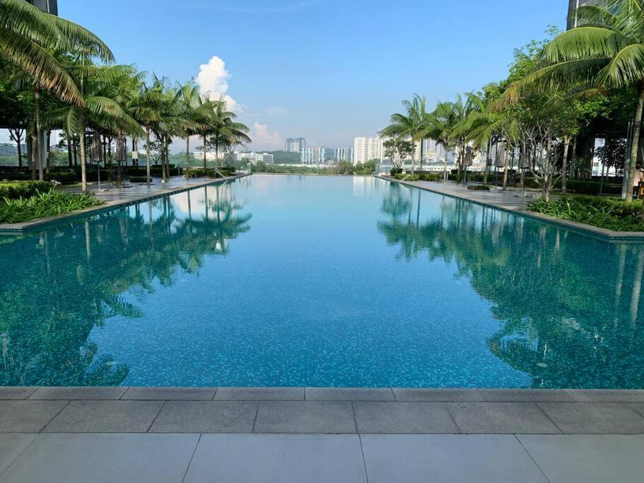 Stylish Romantic Couples Getaway - Netflix&Relax 7 ไซเบอร์จายา ภายนอก รูปภาพ
